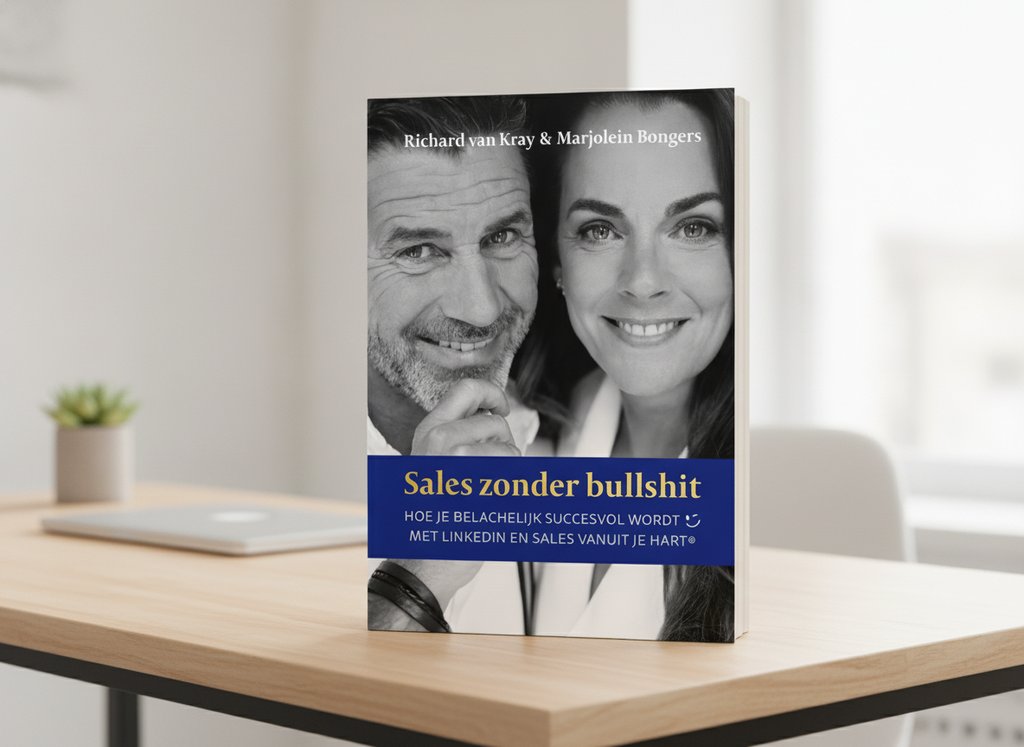 Sales zonder bullshit van Marjolein Bongers als 3D-boek op een bureau